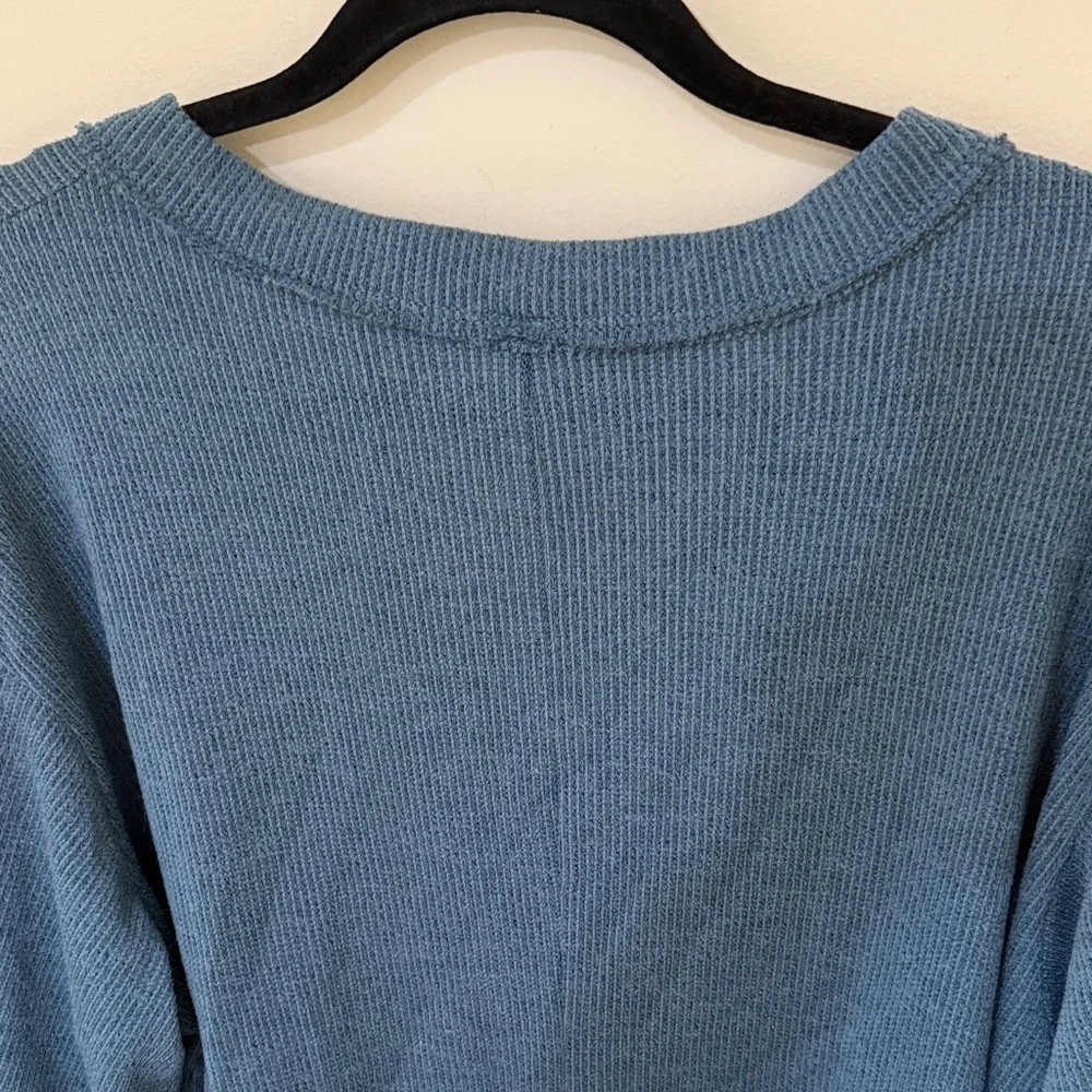 Like Love HAZEL BLUES DOESN'T COMPARE V-NECK TOP Women’s Sweater long sleeve 1XL - Picture 5 of 12